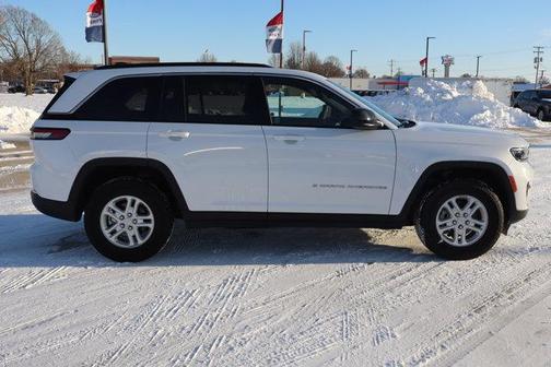 2024 Jeep Grand Cherokee Laredo