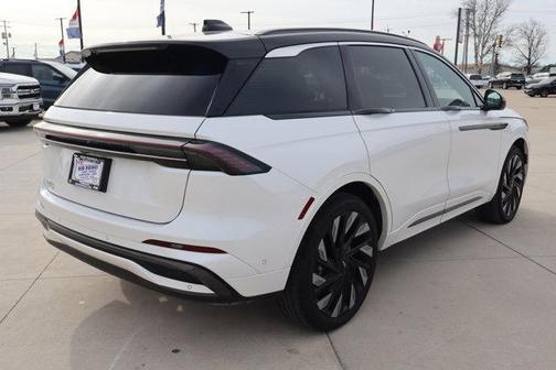 2024 Lincoln Nautilus Black Label