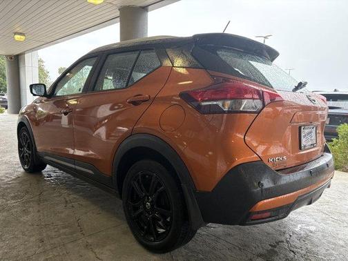 2020 Nissan Kicks SR