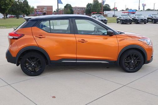 2020 Nissan Kicks SR