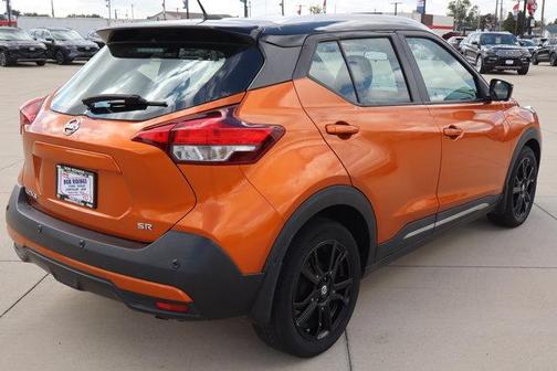2020 Nissan Kicks SR