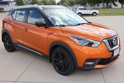 2020 Nissan Kicks SR