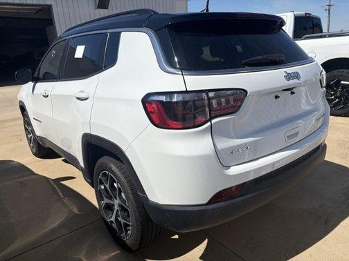 Bright White Clearcoat 2024 Jeep Compass Limited