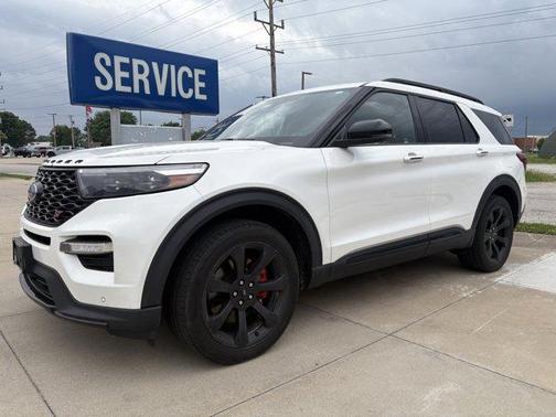 Star White 2022 Ford Explorer ST