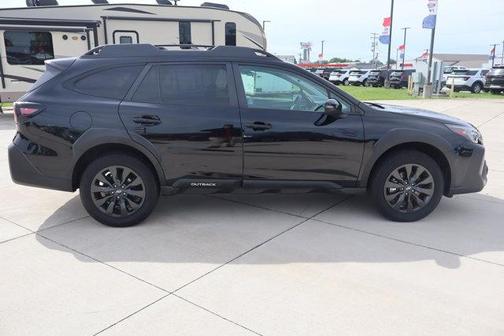 Crystal Black Silica 2023 Subaru Outback Onyx Edition