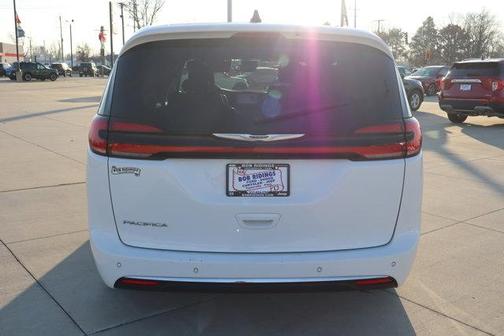 2024 Chrysler Pacifica Touring-L