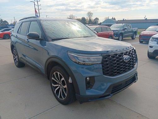 2025 Ford Explorer ST-Line