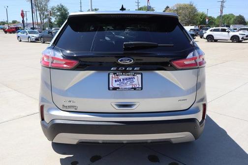 Silver 2023 Ford Edge SEL