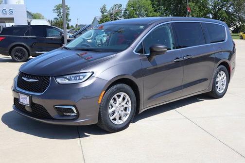Granite Crystal Clearcoat Metallic 2023 Chrysler Pacifica Touring-L