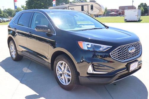 Black 2024 Ford Edge SEL