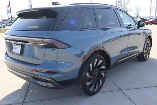 2025 Lincoln Nautilus Reserve