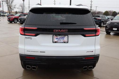 2024 GMC Acadia AT4