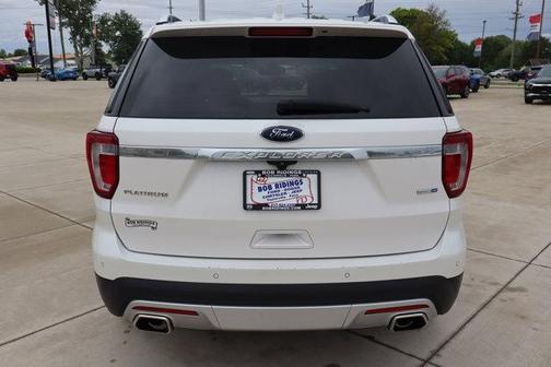 White 2017 Ford Explorer Platinum
