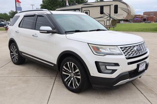 White 2017 Ford Explorer Platinum