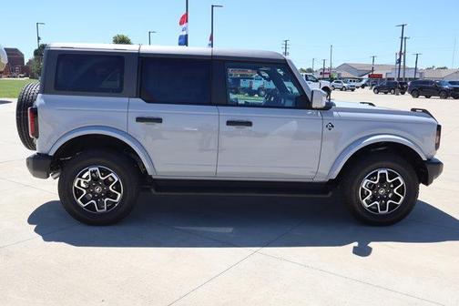 Avalanche Gray 2026 Ford Bronco Outer Banks