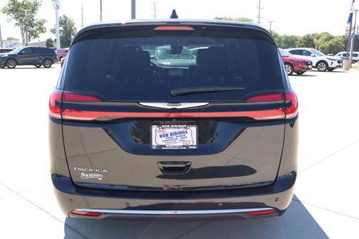 2023 Chrysler Pacifica Touring-L