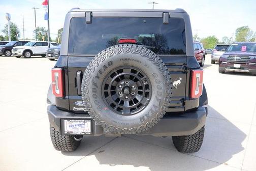 Shadow Black 2026 Ford Bronco Outer Banks