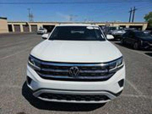 Pure White 2023 Volkswagen Atlas Cross Sport 2.0T SE w/Technology