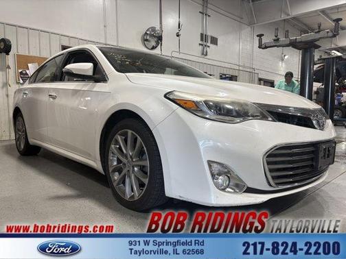 White 2014 Toyota Avalon XLE