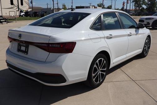 Pure White 2025 Volkswagen Jetta 1.5T Sport