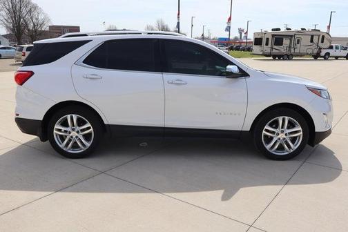Iridescent Pearl Tricoat 2018 Chevrolet Equinox Premier