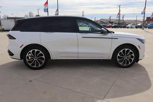 2024 Lincoln Nautilus Reserve