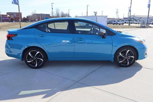 2025 Nissan Versa 1.6 SR