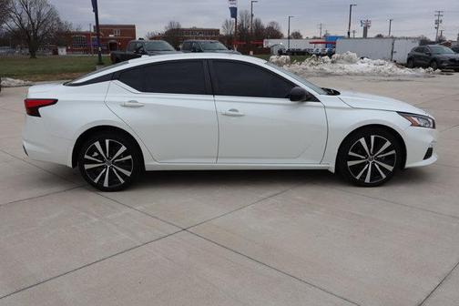 2022 Nissan Altima 2.5 SR