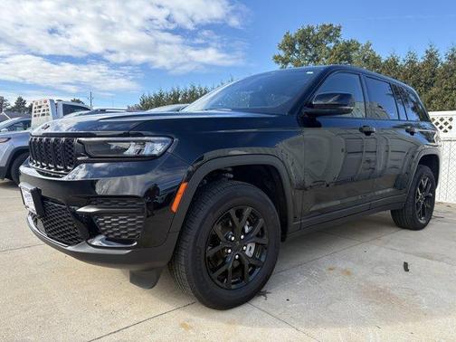2024 Jeep Grand Cherokee Laredo