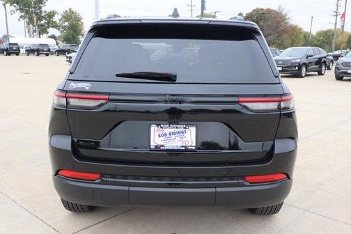 2024 Jeep Grand Cherokee Laredo