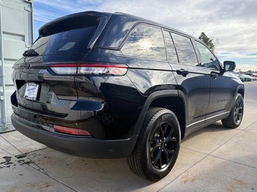 2024 Jeep Grand Cherokee Laredo