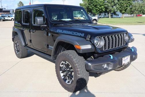 Black Clearcoat 2025 Jeep Wrangler 4xe Rubicon