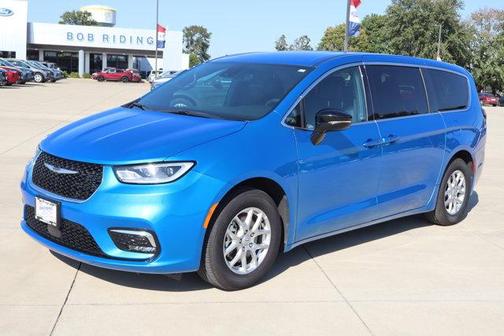 Hydro Blue Pearlcoat 2026 Chrysler Pacifica Select