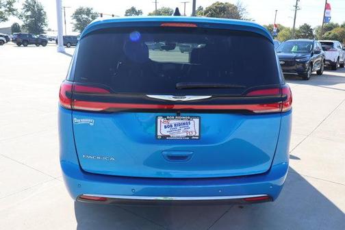 Hydro Blue Pearlcoat 2026 Chrysler Pacifica Select
