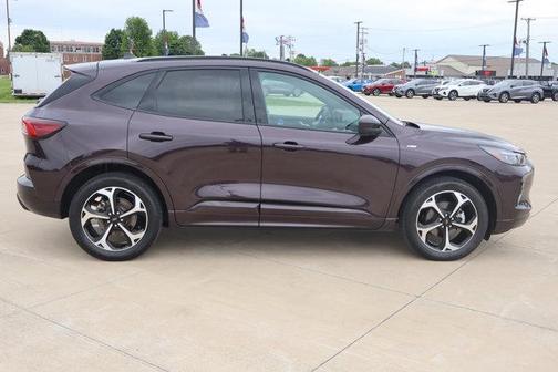 2023 Ford Escape ST-Line Elite