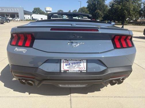 2025 Ford Mustang Premium