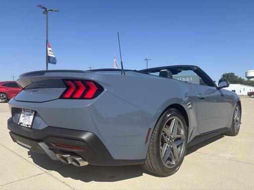 2025 Ford Mustang Premium