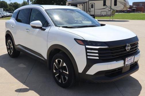 Aspen White Tricoat 2025 Nissan Kicks SR