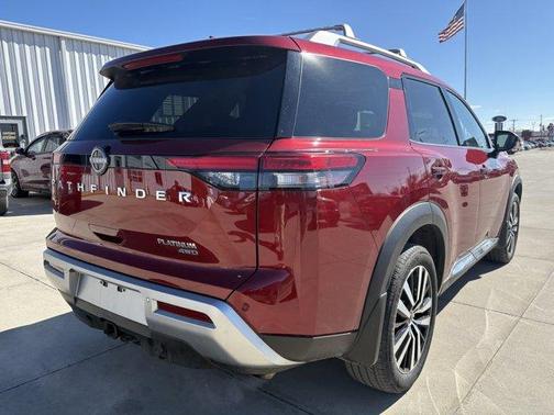2024 Nissan Pathfinder Platinum