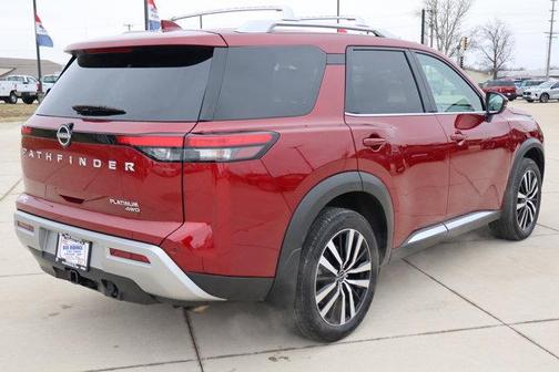2024 Nissan Pathfinder Platinum