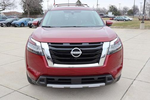 2024 Nissan Pathfinder Platinum