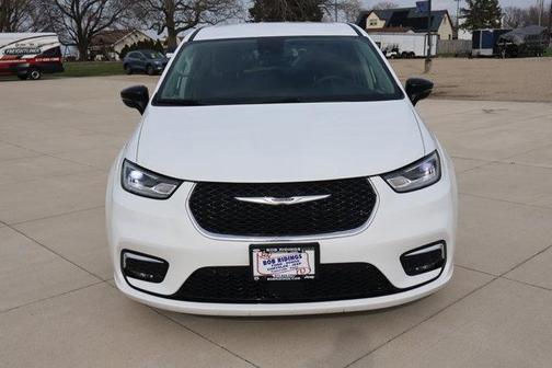 2024 Chrysler Pacifica Touring-L