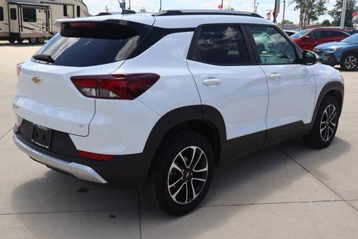 Summit White 2025 Chevrolet Trailblazer LT
