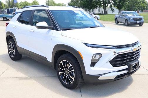 Summit White 2025 Chevrolet Trailblazer LT