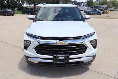 Summit White 2025 Chevrolet Trailblazer LT