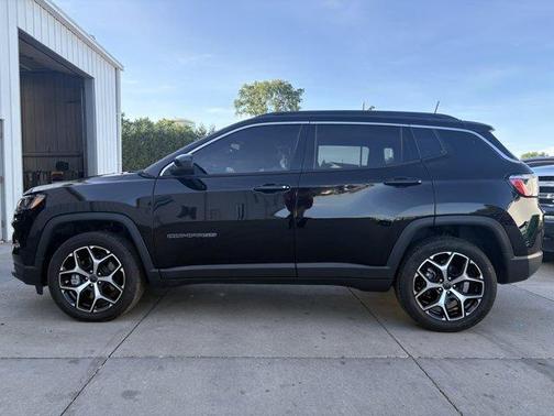 Diamond Black 2025 Jeep Compass Limited
