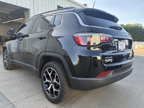 Diamond Black 2025 Jeep Compass Limited