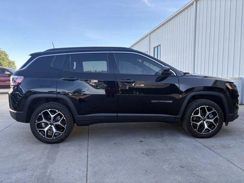 Diamond Black 2025 Jeep Compass Limited