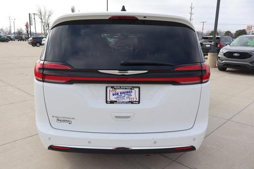 2024 Chrysler Pacifica Touring-L
