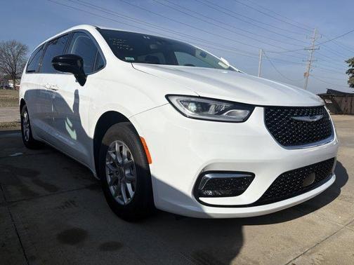 2024 Chrysler Pacifica Touring-L